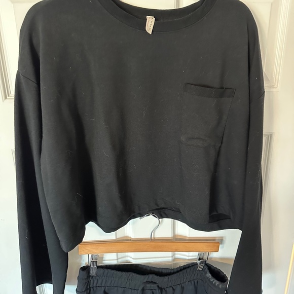 Free People Movement Sunny Set crop sweatshirt and short NWT - Picture 4 of 7